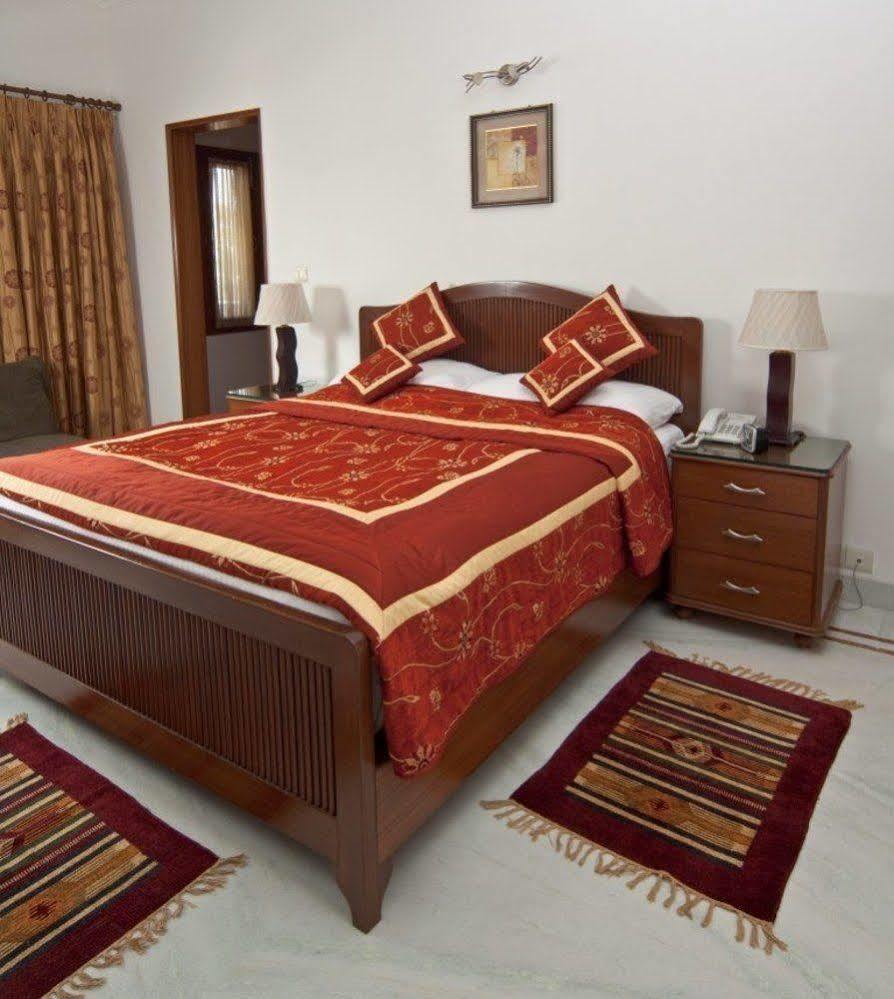 The Mayflower Hotel Gurgaon Buitenkant foto